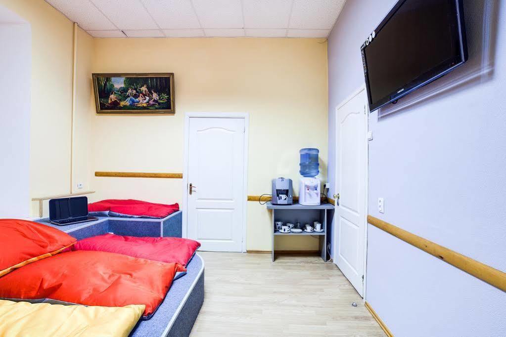 Night & Day Hostel Kyiv Exterior foto