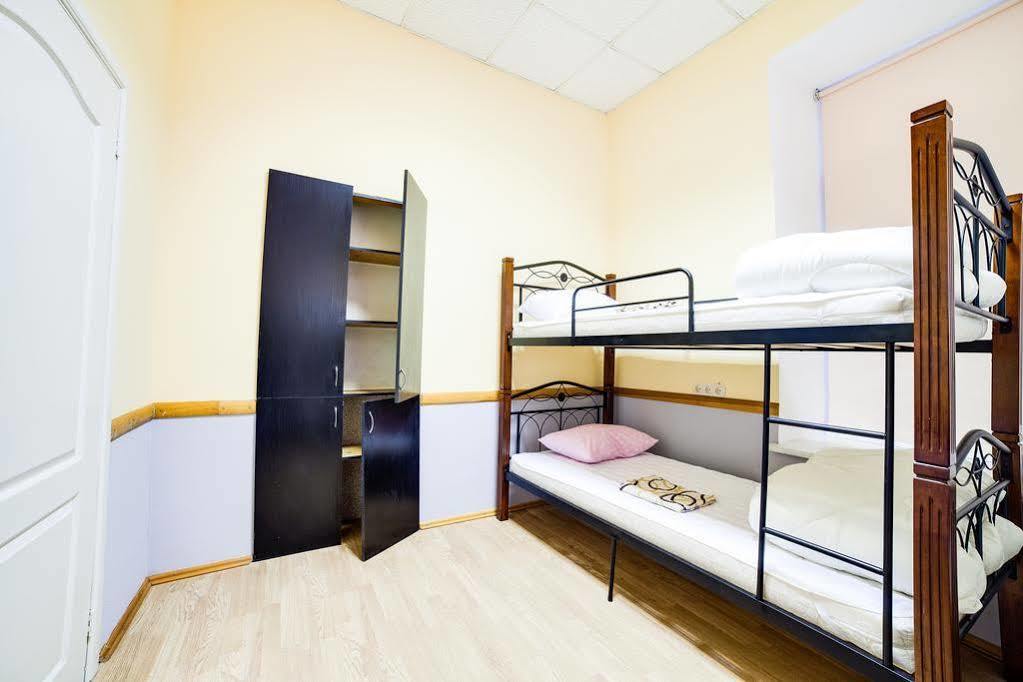 Night & Day Hostel Kyiv Exterior foto