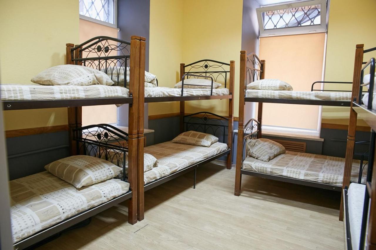 Night & Day Hostel Kyiv Exterior foto